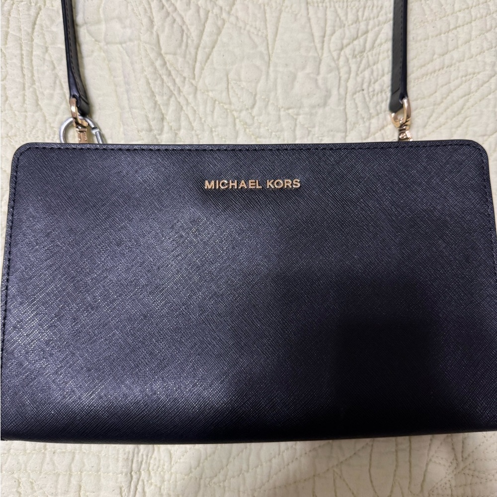 MICHAEL Michael Kors Jet Set Travel LG crossbody/clutch Black
